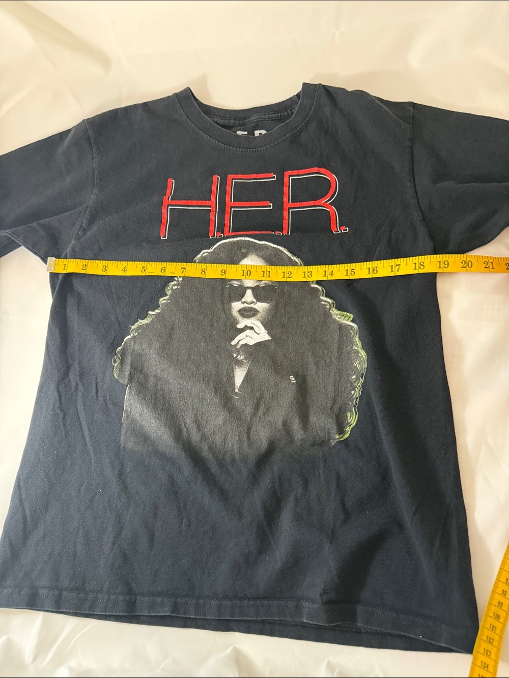 H.E.R. Black Graphic T-Shirt - Medium - Picture 4 of 4